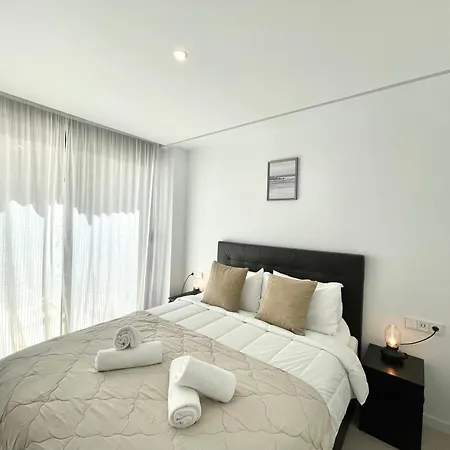 Modern 3 Bedroom 300 Meters To The