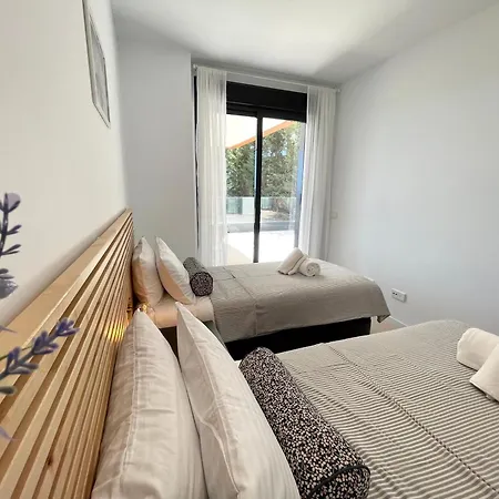 Apartment Modern 3 Bedroom 300 Meters To The