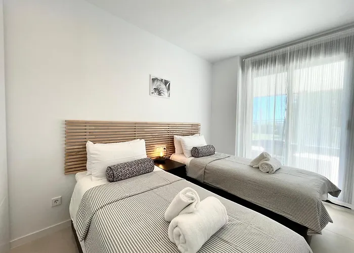 Modern 3 Bedroom 300 Meters To The