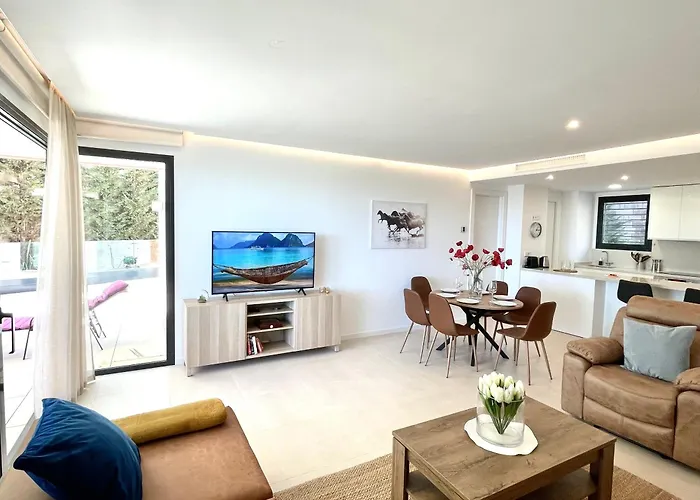 Lägenhet Modern 3 Bedroom 300 Meters To The