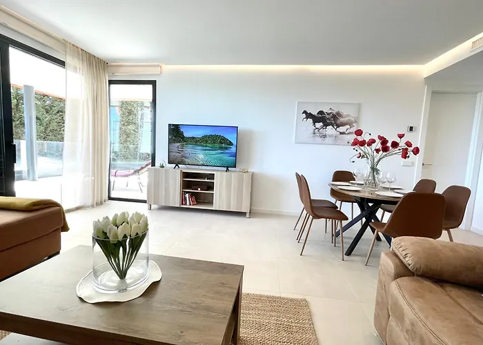 Modern 3 Bedroom 300 Meters To The Fuengirola