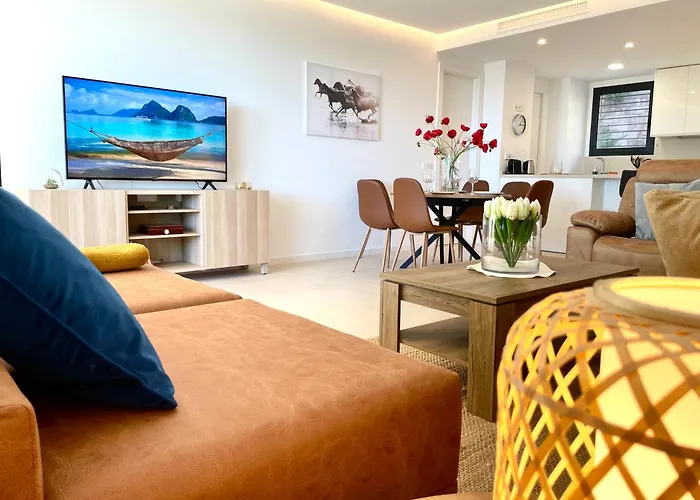 Modern 3 Bedroom 300 Meters To The