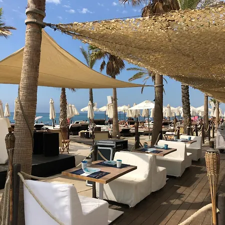 Apartment Modern 3 Bedroom 300 Meters To The *