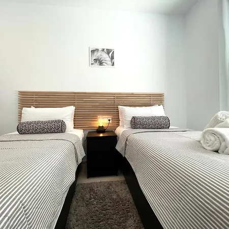 Modern 3 Bedroom 300 Meters To The