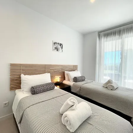 Modern 3 Bedroom 300 Meters To The