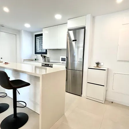 Modern 3 Bedroom 300 Meters To The