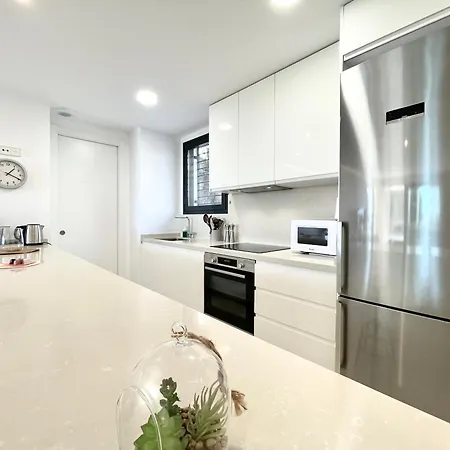 Apartment Modern 3 Bedroom 300 Meters To The