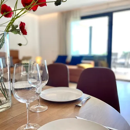 Apartman Modern 3 Bedroom 300 Meters To The