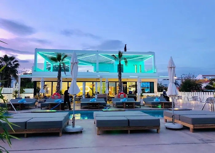 Apartment Modern 3 Bedroom 300 Meters To The