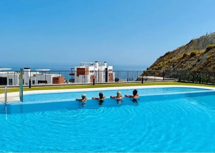 Apartment Modern 3 Bedroom 300 Meters To The *