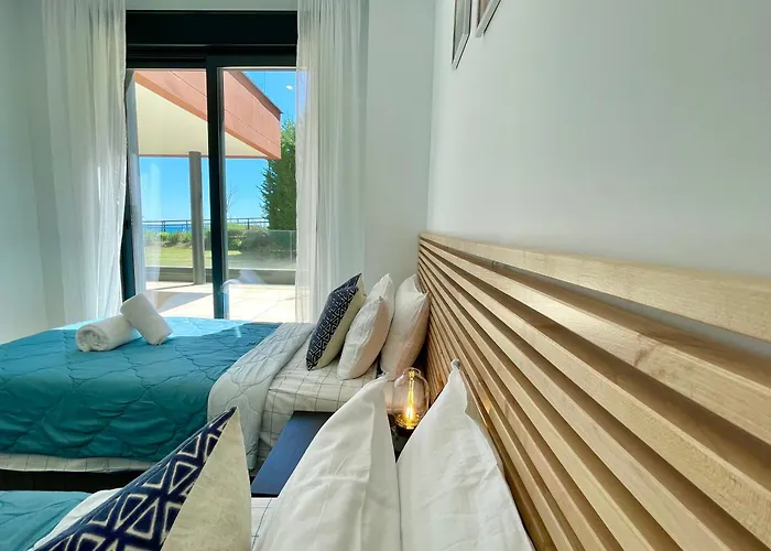 Apartment Modern 3 Bedroom 300 Meters To The