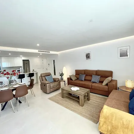 Apartment Modern 3 Bedroom 300 Meters To The