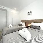Apartmán Modern 3 Bedroom 300 Meters To The