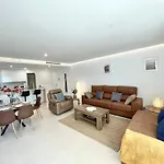 Apartmán Modern 3 Bedroom 300 Meters To The